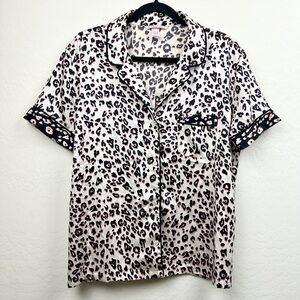 Victoria’s Secret Pink Leopard Satin Short Sleeve Pajama Top Sleep Shirt Size M